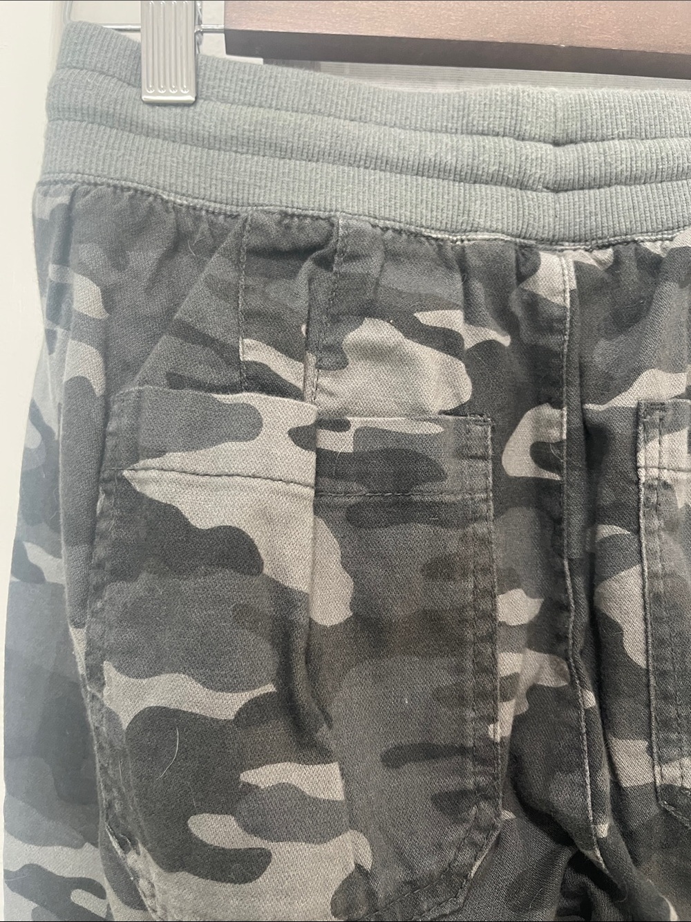 Women’s Gray Camo Jogger Pants super soft and light GAP PERFECT FALL ITEM